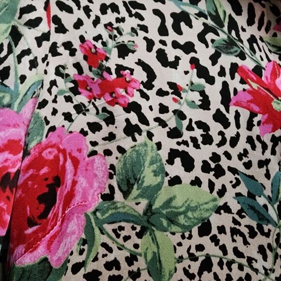 Esqualo Tiger Rose Blouse - Picture 9 of 12